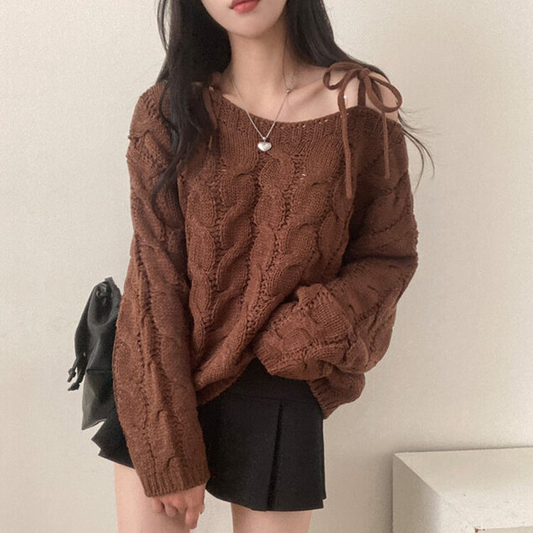 휴이 보트넥 리본 꽈배기 어깨 트임 오프숄더 루즈핏 니트 브라운