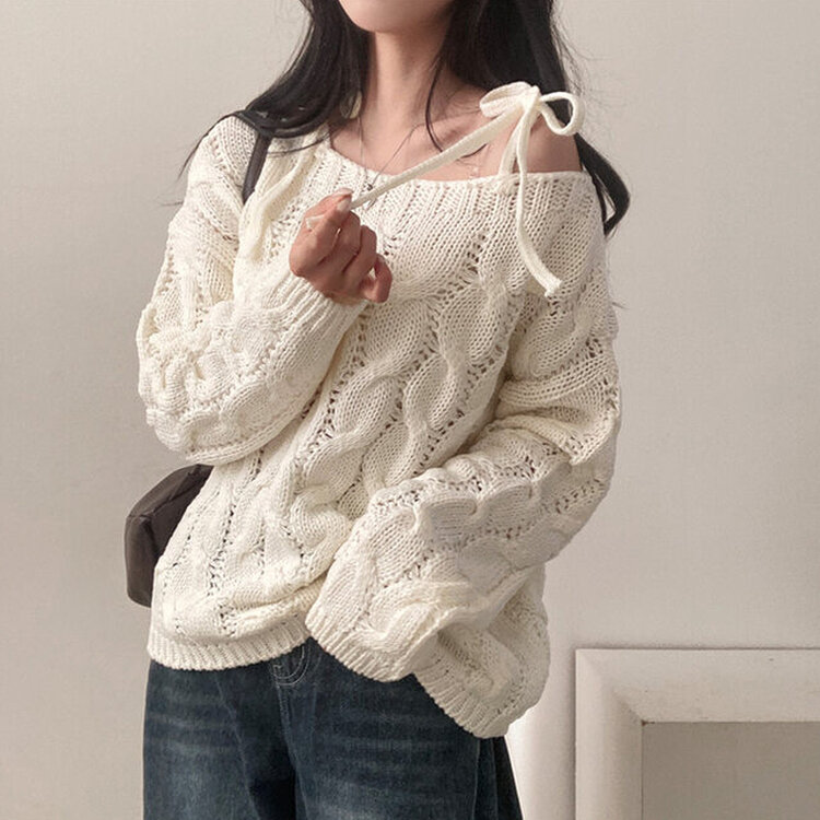 휴이 보트넥 리본 꽈배기 어깨 트임 오프숄더 루즈핏 니트 아이보리