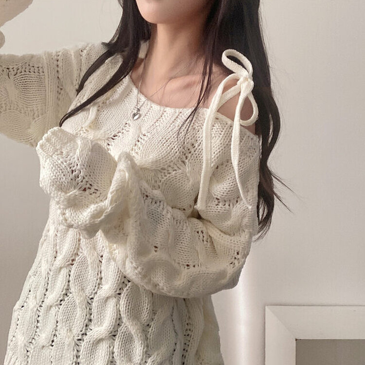 휴이 보트넥 리본 꽈배기 어깨 트임 오프숄더 루즈핏 니트 아이보리