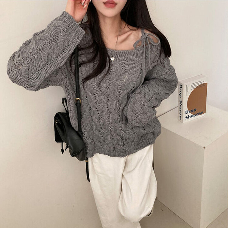 휴이 보트넥 리본 꽈배기 어깨 트임 오프숄더 루즈핏 니트 그레이