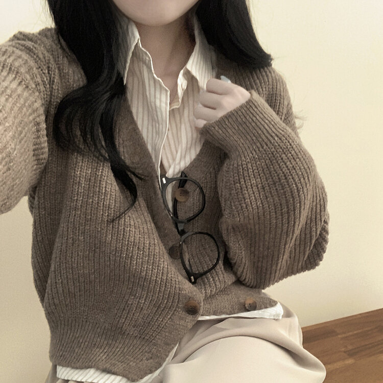 고퀄 아방핏 브이넥 하찌 크롭 벌룬 니트가디건 우드