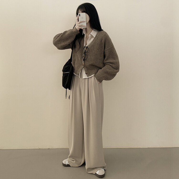 고퀄 아방핏 브이넥 하찌 크롭 벌룬 니트가디건 우드