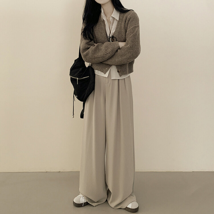 고퀄 아방핏 브이넥 하찌 크롭 벌룬 니트가디건 우드