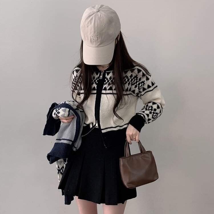 11할인 바잉 루즈핏 노르딕 배색 카라 투웨이 니트 집업 화이트