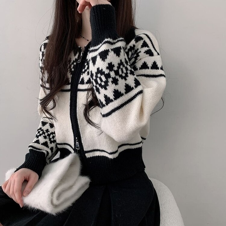 11할인 바잉 루즈핏 노르딕 배색 카라 투웨이 니트 집업 화이트