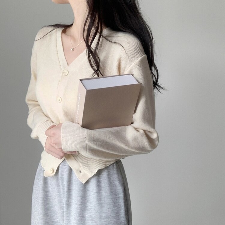 머피 데일리 브이넥 무지 버튼 허리잘록 여리 니트 긴팔 가디건 크림