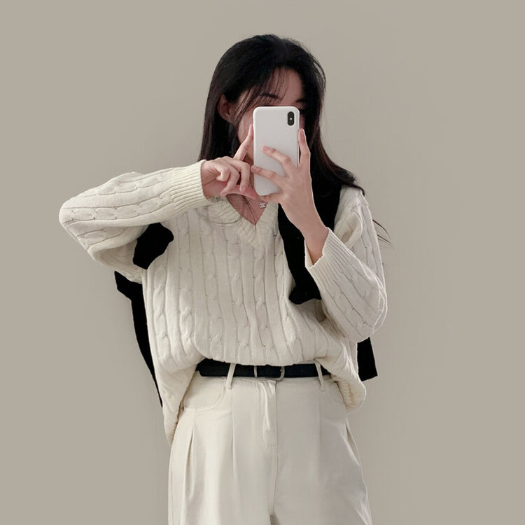 몽글몽글한 색감 꽈배기 브이넥 루즈핏 니트 10color 아이보리