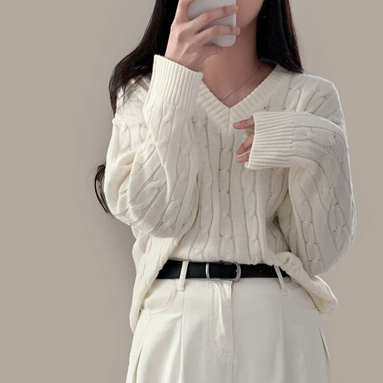 몽글몽글한 색감 꽈배기 브이넥 루즈핏 니트 10color 아이보리