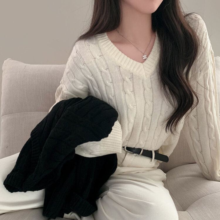 몽글몽글한 색감 꽈배기 브이넥 루즈핏 니트 10color 아이보리