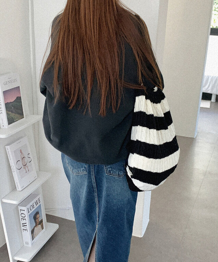 プリントオーバーサイズスウェット BLACK