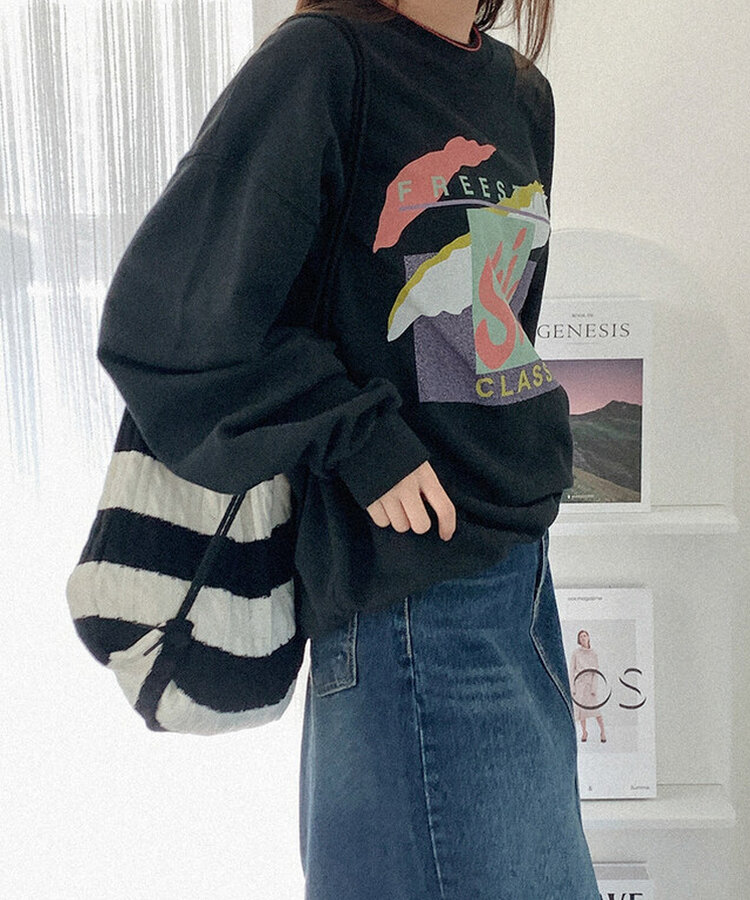プリントオーバーサイズスウェット BLACK