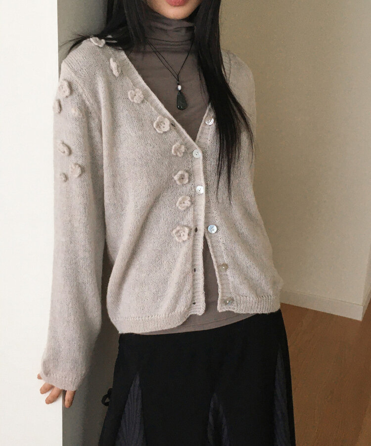 フラワーコサージュニットカーディガン｜カーディガン｜韓国