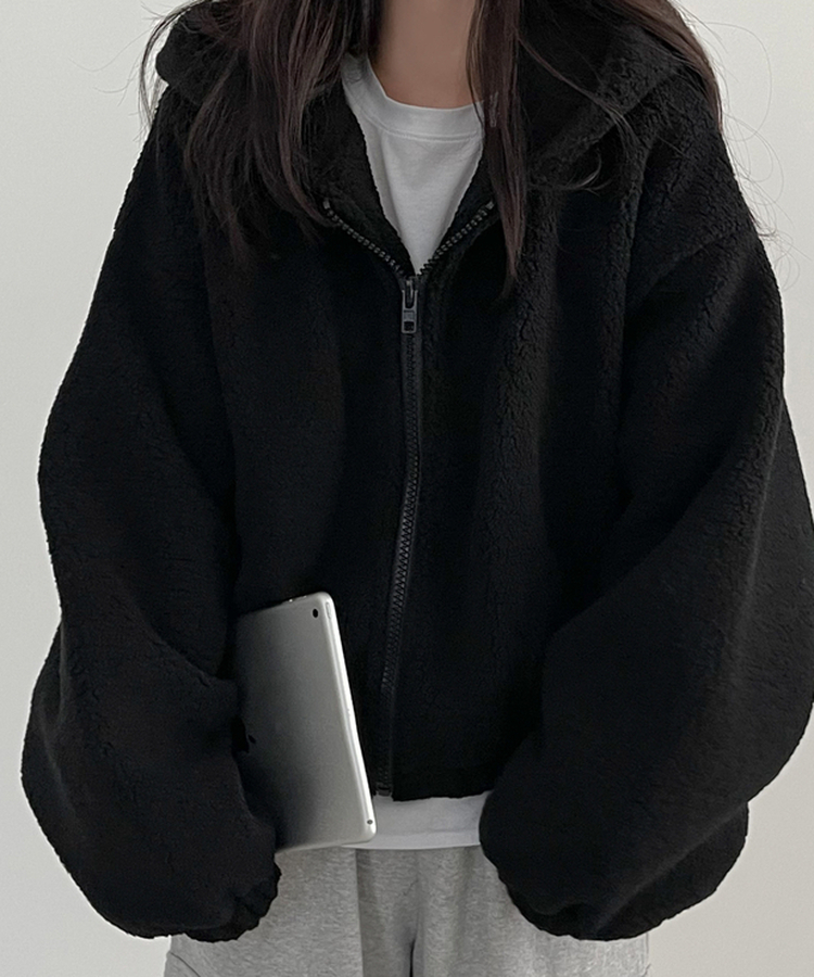 新品　アンダーアーマー 暖かもこもこジップパーカーブルゾン「XL・黒」 新品 アンダーアーマー 暖かふわもこジップパーカーブルゾン「XLサイズ