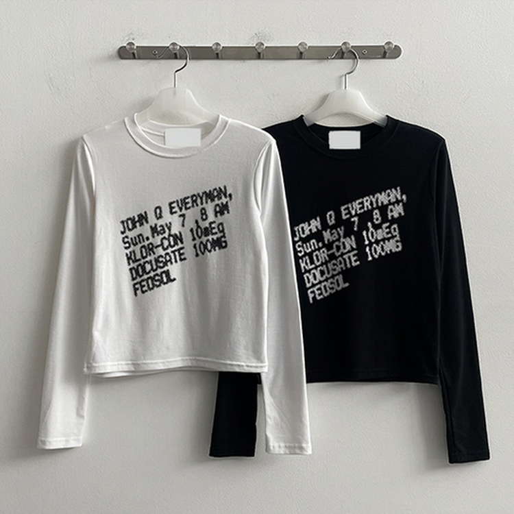 レタリングセミクロップ長袖Tシャツ