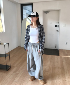 ビーノスリムフィット長袖Tシャツ IVORY