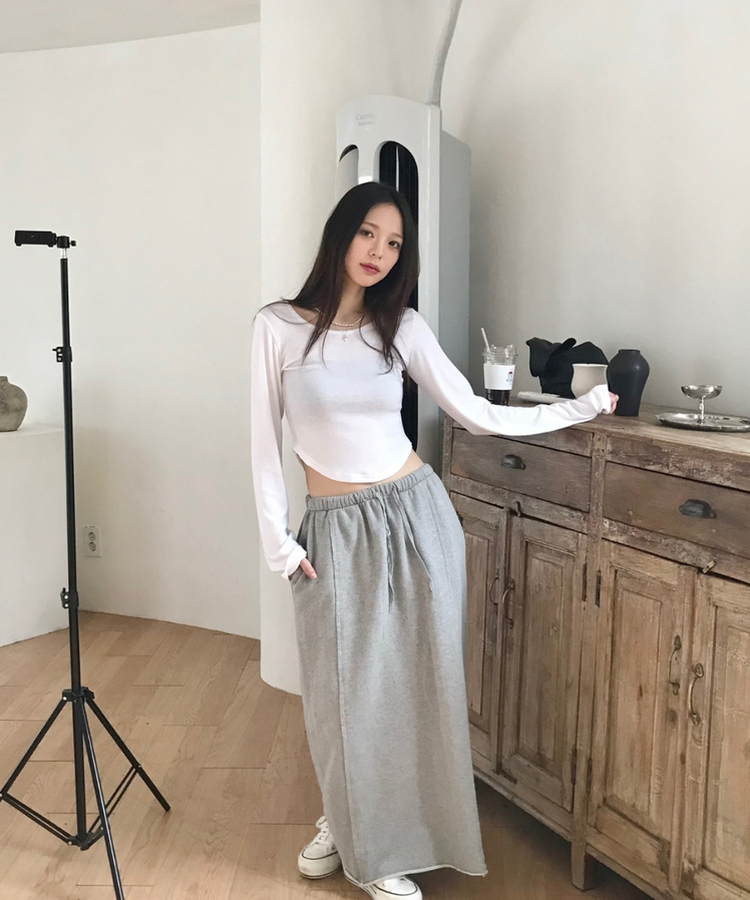 ビーノスリムフィット長袖Tシャツ IVORY