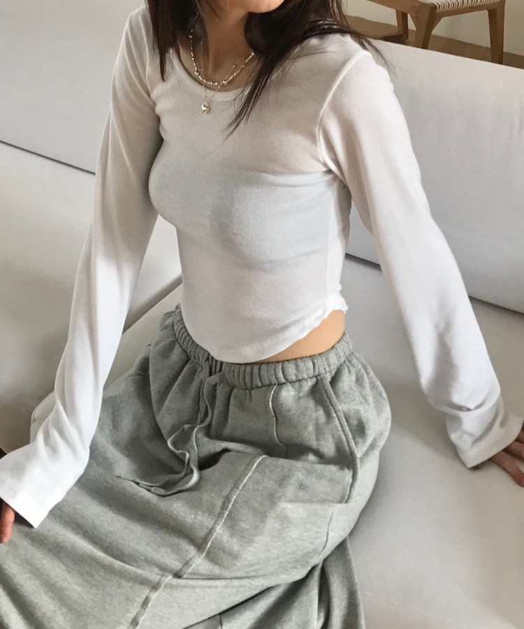 ビーノスリムフィット長袖Tシャツ IVORY