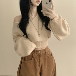 아방핏 트임버튼 원 오프숄더 크롭 입술넥 벌룬니트 연말룩 연베이지