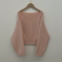 아방핏 트임버튼 원 오프숄더 크롭 입술넥 벌룬니트 연말룩