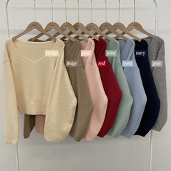 아방핏 트임버튼 원 오프숄더 크롭 입술넥 벌룬니트 연말룩