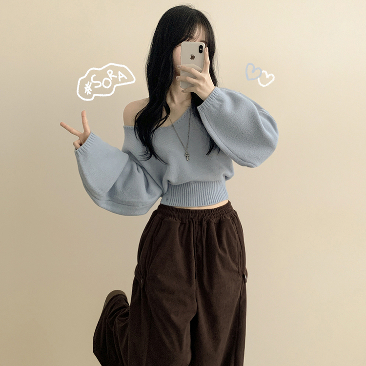 아방핏 트임버튼 원 오프숄더 크롭 입술넥 벌룬니트 연말룩 소라