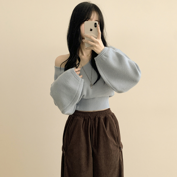 아방핏 트임버튼 원 오프숄더 크롭 입술넥 벌룬니트 연말룩 소라