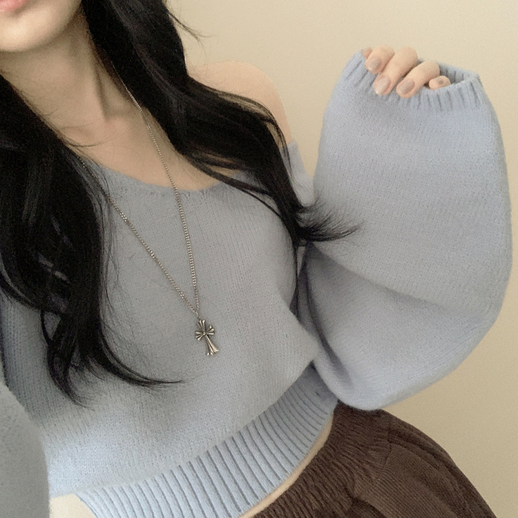 아방핏 트임버튼 원 오프숄더 크롭 입술넥 벌룬니트 연말룩 소라