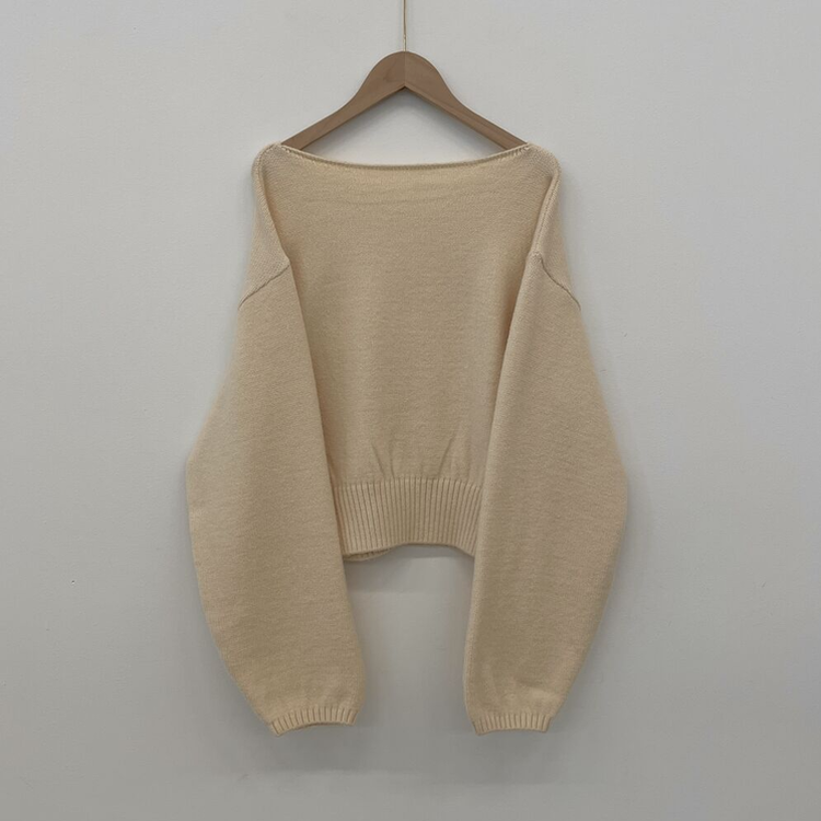 아방핏 트임버튼 원 오프숄더 크롭 입술넥 벌룬니트 연말룩