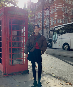 ェスナットピンタック4分丈コーデュロイパンツ BLACK