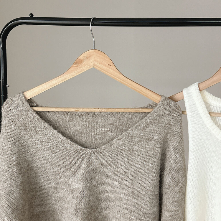 【SET】Vネックルーズフィットニット+キャミソール