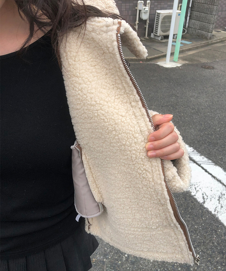 신드 버클 하이넥 양털 무스탕