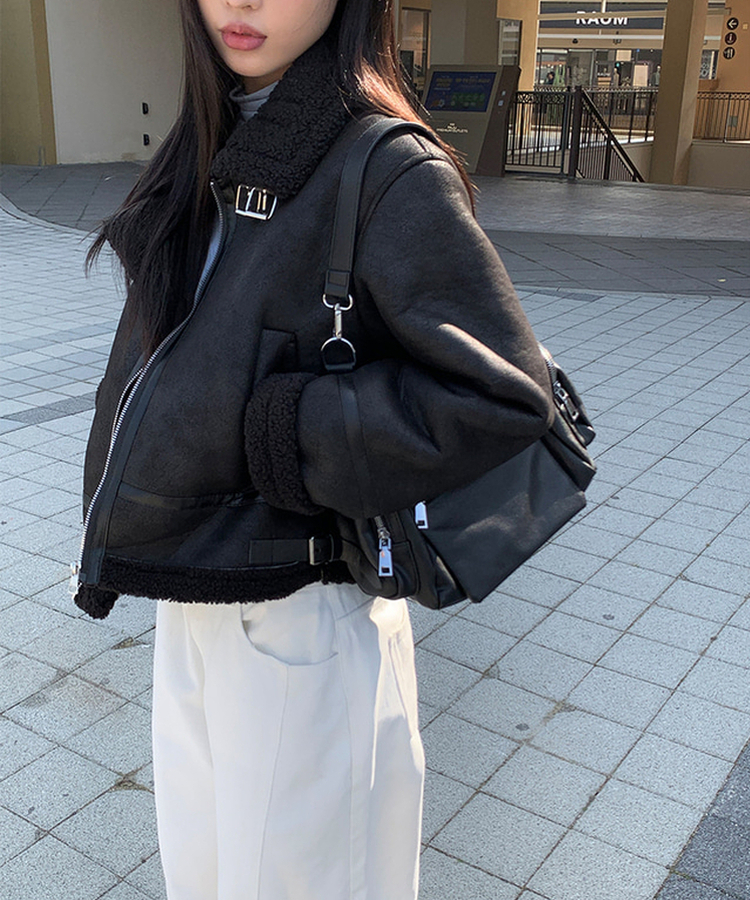 신드 버클 하이넥 양털 무스탕