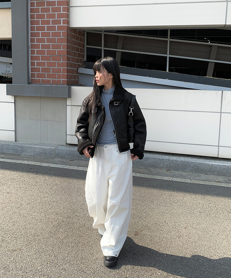 신드 버클 하이넥 양털 무스탕