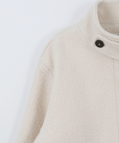 ハイネックハーフコート