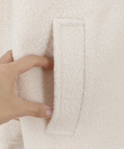 ハイネックハーフコート