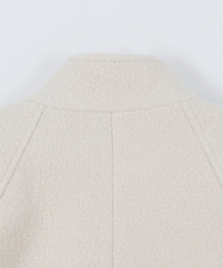 ハイネックハーフコート