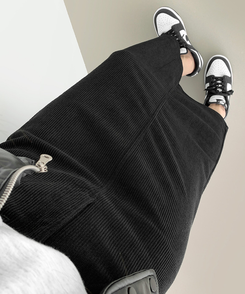 2XL뒤트임 융털기모 코듀로이 골덴 H라인 밴딩 롱스커트 블랙