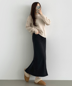 2XL뒤트임 융털기모 코듀로이 골덴 H라인 밴딩 롱스커트 블랙