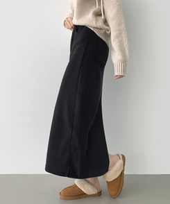 2XL뒤트임 융털기모 코듀로이 골덴 H라인 밴딩 롱스커트 블랙