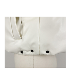 スナップボタンレザーセミクロップダウン