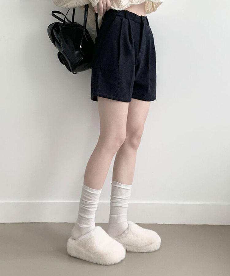 룬트 핀턱 골덴 기모 숏팬츠