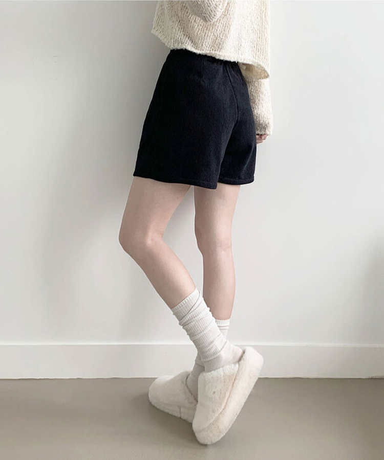 룬트 핀턱 골덴 기모 숏팬츠