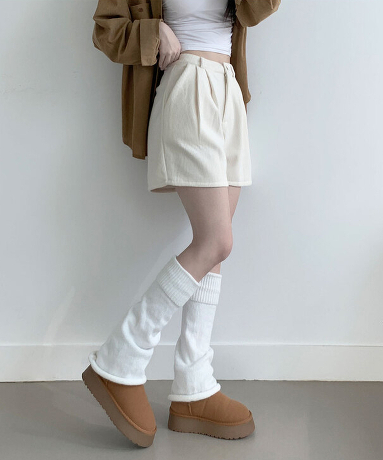 룬트 핀턱 골덴 기모 숏팬츠