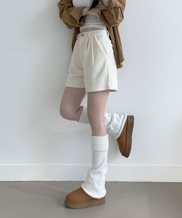 룬트 핀턱 골덴 기모 숏팬츠