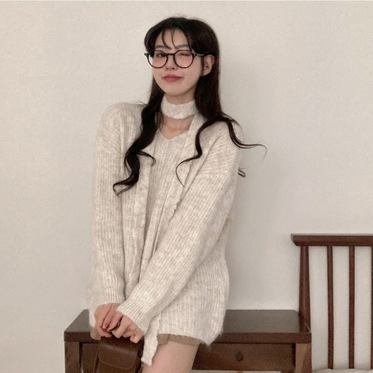 플럽 울 도톰한 브이넥 머플러 세트 루즈핏 니트 아이보리