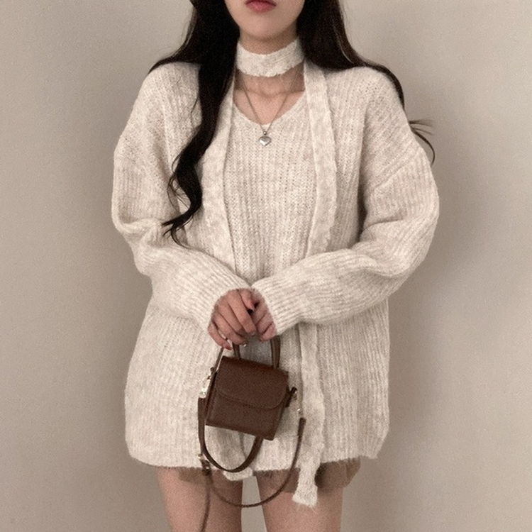 플럽 울 도톰한 브이넥 머플러 세트 루즈핏 니트 아이보리