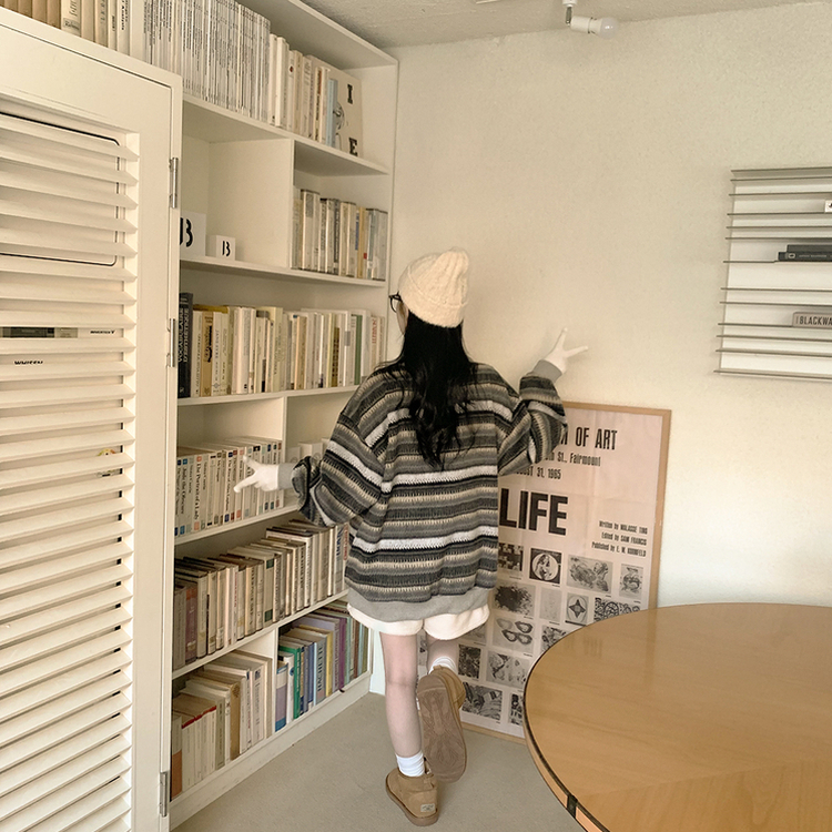 따뜻포근 빈티지 에스닉 배색 스트라이프 단가라 니트 커플 왕오버핏 맨투맨 그레이