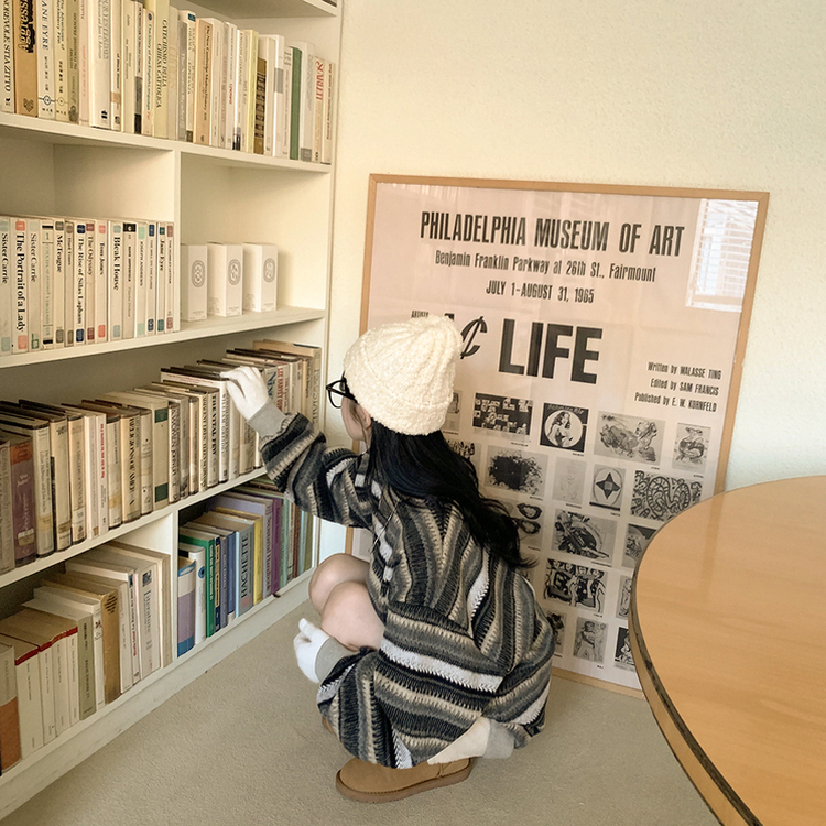 따뜻포근 빈티지 에스닉 배색 스트라이프 단가라 니트 커플 왕오버핏 맨투맨 그레이