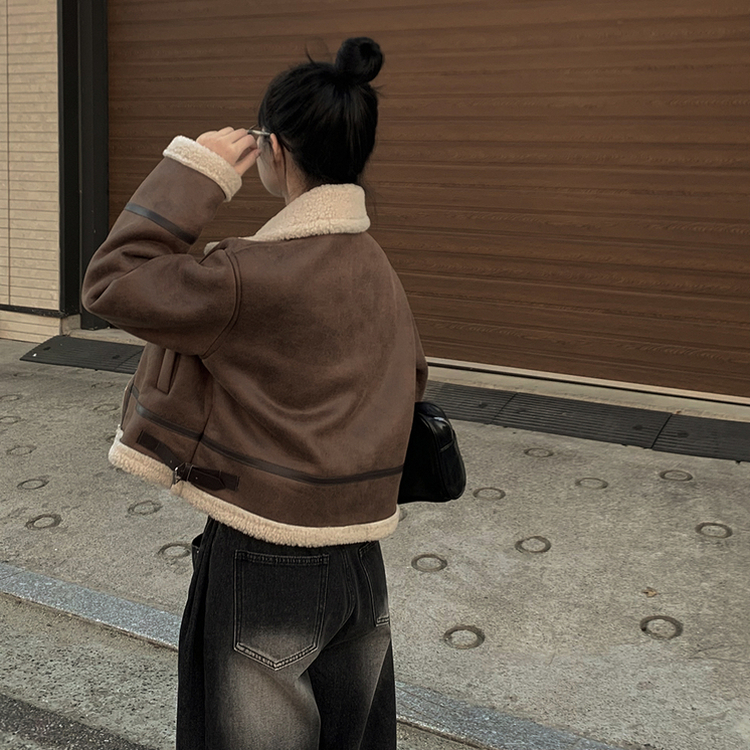 따뜻 스웨이드 크롭 버클 하이넥 무스탕 퍼카라 뽀글이자켓 세무 점퍼 밤색