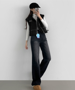 전체 양털기모 하이넥 버클 무스탕 조끼 베스트 블랙